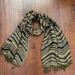 Brown Wavy Patterned Scarf with Fringe